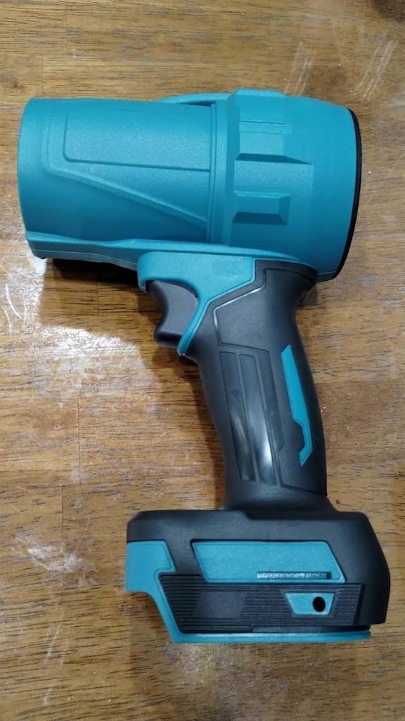 Foto do cliente Jose a usar o TurboJet no patio